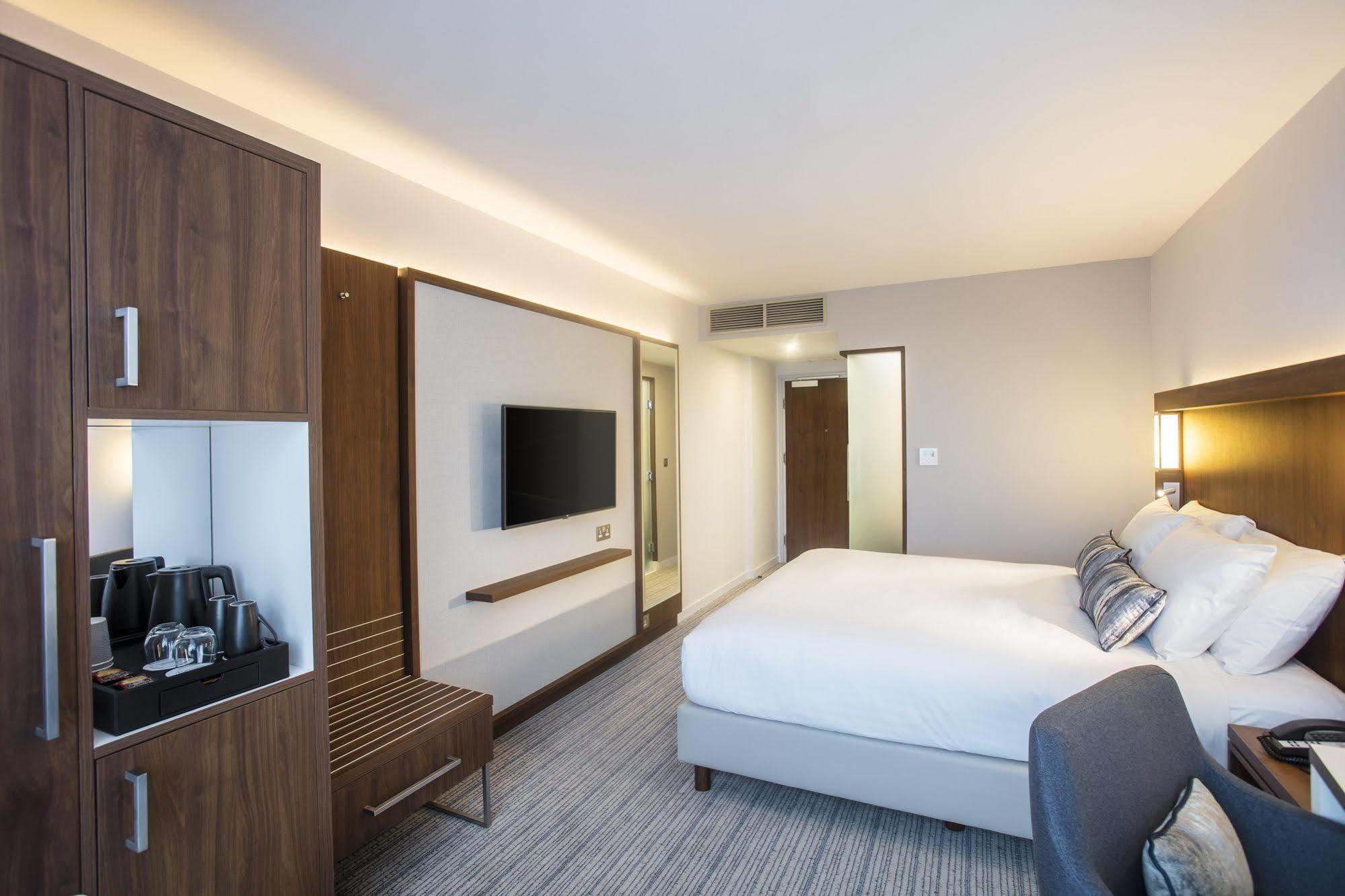 Courtyard By Marriott Edinburgh West Ξενοδοχείο Εξωτερικό φωτογραφία